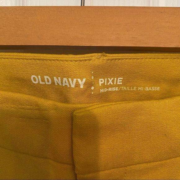 Old Navy pixie mid-rise yellow pants size 6 Regular - Picture 3 of 7